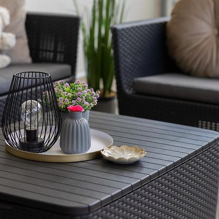 Deluxe Apartment Wronia 45 With Ac, Parking & Balcony By Renters Prestige Warszawa Eksteriør bilde
